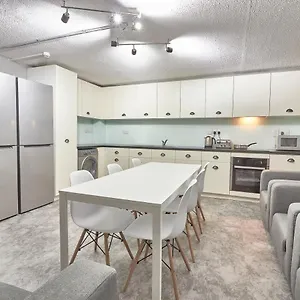 Apartment Destiny Student - Meadow Court 